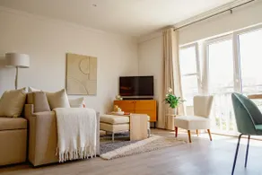 Creamy Dreamy Luxury City Retreat - Image 2