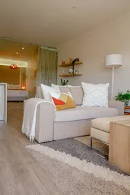 Creamy Dreamy Luxury City Retreat - Image 4