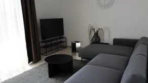 Apartment 16 - Image 5