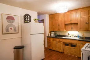 Guest Favourite! Pets Welcome. Onsite Massage. - Image 5