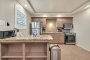 Oak's Beautiful Contemporary Suite #12 - Image 5