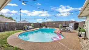 Pool PlayHouse: Firepit, Grill, Games & Sunlounger - Image 5