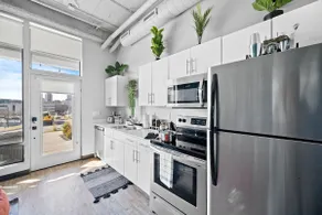Near Wells Fargo Loft With Private Terrace and Gym - Image 2