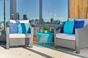 Near Wells Fargo Loft With Private Terrace and Gym - Image 4