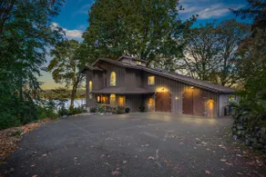 Eagle's Lookout Lodge w/ Hot Tub - Image 2