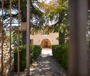 350 m2 stone bastide in the heart of the vineyards - Image 2