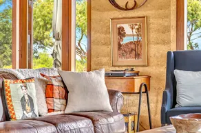 Country Living in Large Studio close to Celebrated Wineries - Image 2