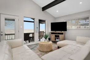 Lake Breeze Haven - Image 5