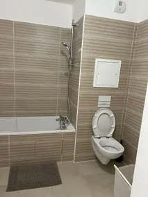spacious 4-room apartment with large terrace - Image 5
