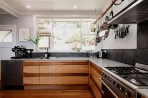 Hillside Retreat in Hobart - Image 4
