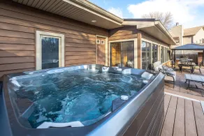 Big Groups/GameRM/Pool/Hot tub/Large backyard/Fire - Image 3