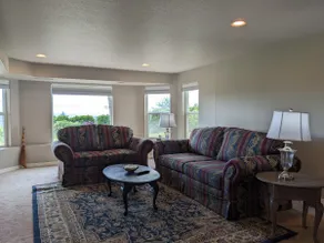 One Bedroom Apartment in quiet neighborhood. - Image 3