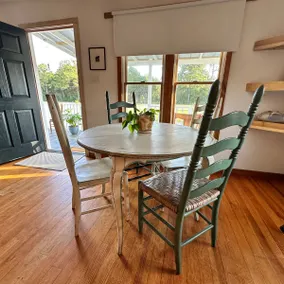 Cozy Cedar Island Cabin - Image 5