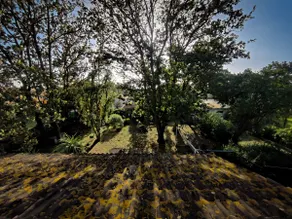 Apartment with garden - Image 5