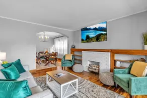 Family Friendly 6 Bedroom House in Quiet Village - Image 4