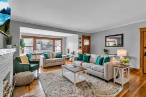 Family Friendly 6 Bedroom House in Quiet Village - Image 2