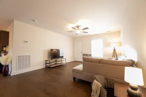 North Knox Beauty at Berkley Landing, 4BR/2 story - Image 2