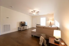 North Knox Beauty at Berkley Landing, 4BR/2 story - Image 3