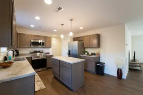 North Knox Beauty at Berkley Landing, 4BR/2 story - Image 5