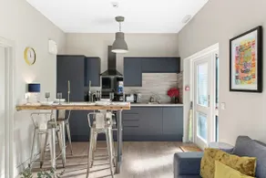 1-Bed Apt near Clifton NTU Campus - Prime Location - Image 3