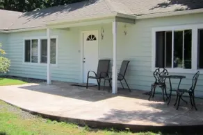 Step-free peaceful home walkable to ferry & shops - Image 2