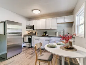 Modern 1BR/1BA Chic UrbanRetreat - Image 2