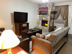 TXST Cozy and centrally located - Image 4
