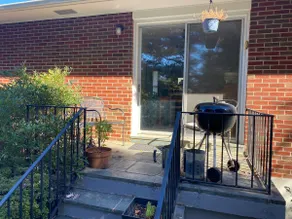 Basic Pet Friendly Whole Home w/ Fireplace - Image 4