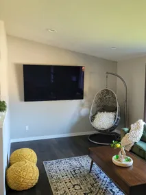 Cozy home with hot tub, Near pdx, Pet Friendly - Image 3
