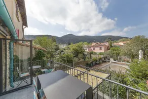 Superlative old town property with pool & bar room - Image 5