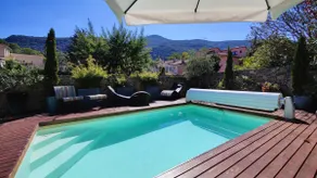 Superlative old town property with pool & bar room - Image 3