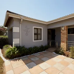 Your Cozy Township Paradise. - Image 3