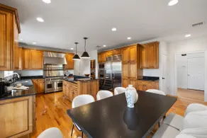 Elegant Home w/7BRs, Game Room, Luxury Yard, Pool - Image 3