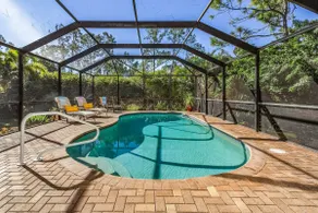 Villa Poolside Paradise: Unwind in Tropical Style! - Image 2