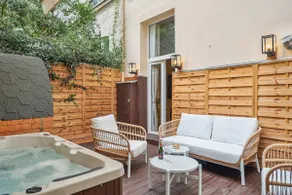 Luxurious suite with private garden, sauna and Jacuzzi - Image 2