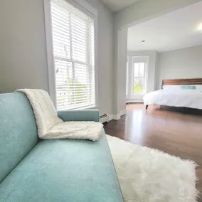 Luxury 2 Bedroom Penthouse with private roof top! - Image 5