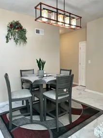 Luxury Apart in Downtown Sedalia - Image 2