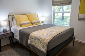 Cedar Creek Sunrise Views | Family Home for 8 - Image 4