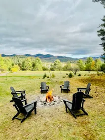 Secluded Chalet w/ Hottub & Stunning Mtn Views - Image 5