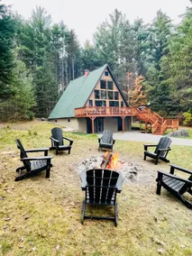 Secluded Chalet w/ Hottub & Stunning Mtn Views - Image 4