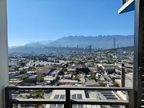 Great 2-Bedroom Apt w/2 Queen Beds + Parking + AC - Image 5