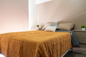 Great 2-Bedroom Apt w/2 Queen Beds + Parking + AC - Image 4