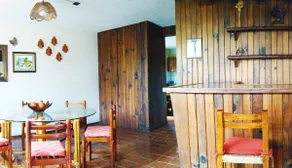 Family villa with pool - Image 2