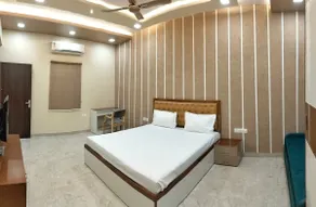 Pakhi's Homestay - Beautiful & Luxury Apartment - Image 2