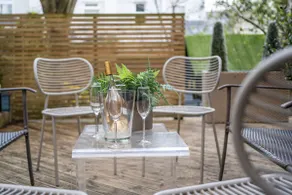 Short walk to town | garden | parking - Image 5