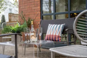 Short walk to town | garden | parking - Image 4