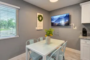 OV Farmhouse Retreat - Image 5