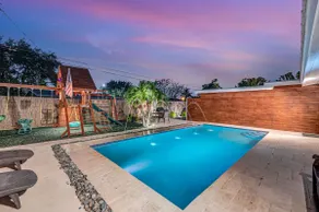 4BD Villa: 4-Hole Mini Putt | Playset | Salt Pool - Image 2