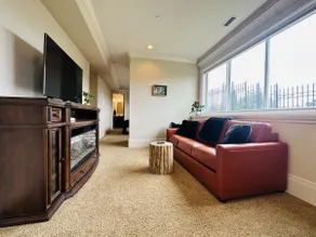 Eastside Gem with sports court! - Image 4