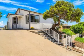 Hilltop Hideaway w/Jacuzzi, King Bed, close2 DTown - Image 4